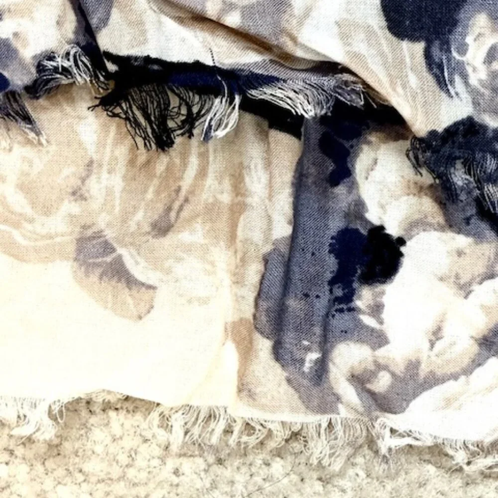Large Rectangular Floral Print Scarf with Fringed Ends